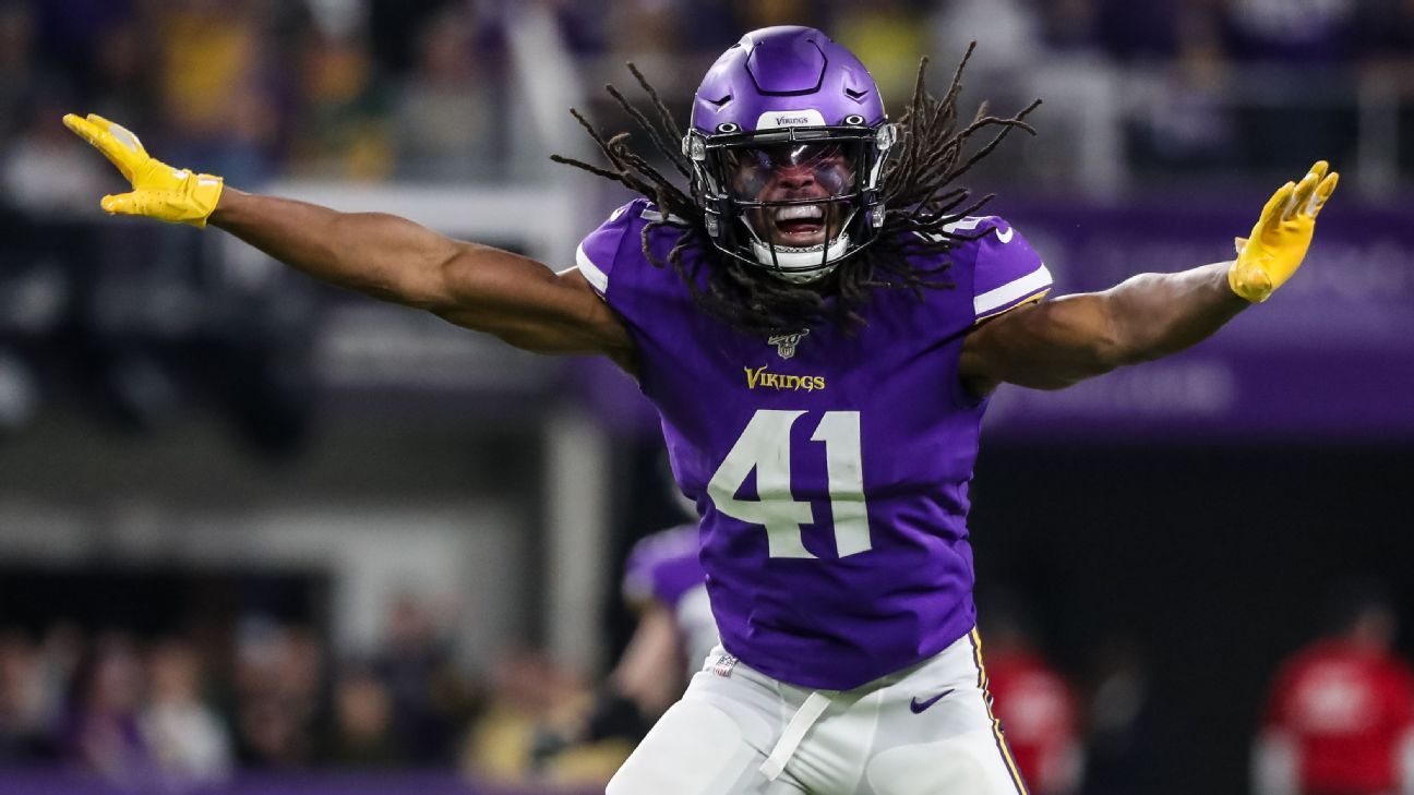 Source: Vikings' Harris signs franchise tender