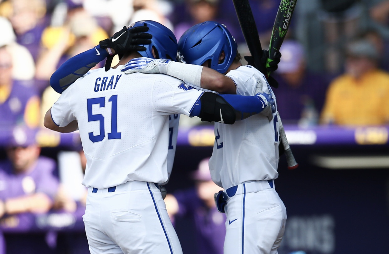 COLLEGE BASEBALL: Kentucky displays trademark fight in season-ending loss
