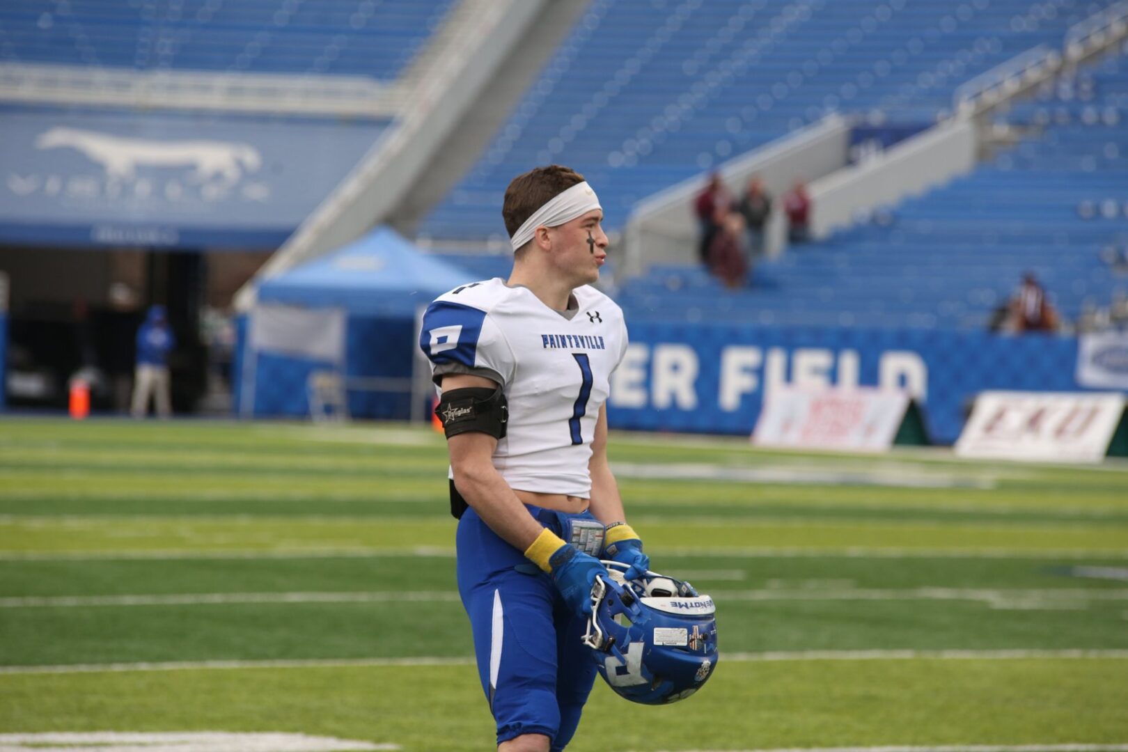 HIGH SCHOOL FOOTBALL: Tigers run past Briar Jumpers in road win