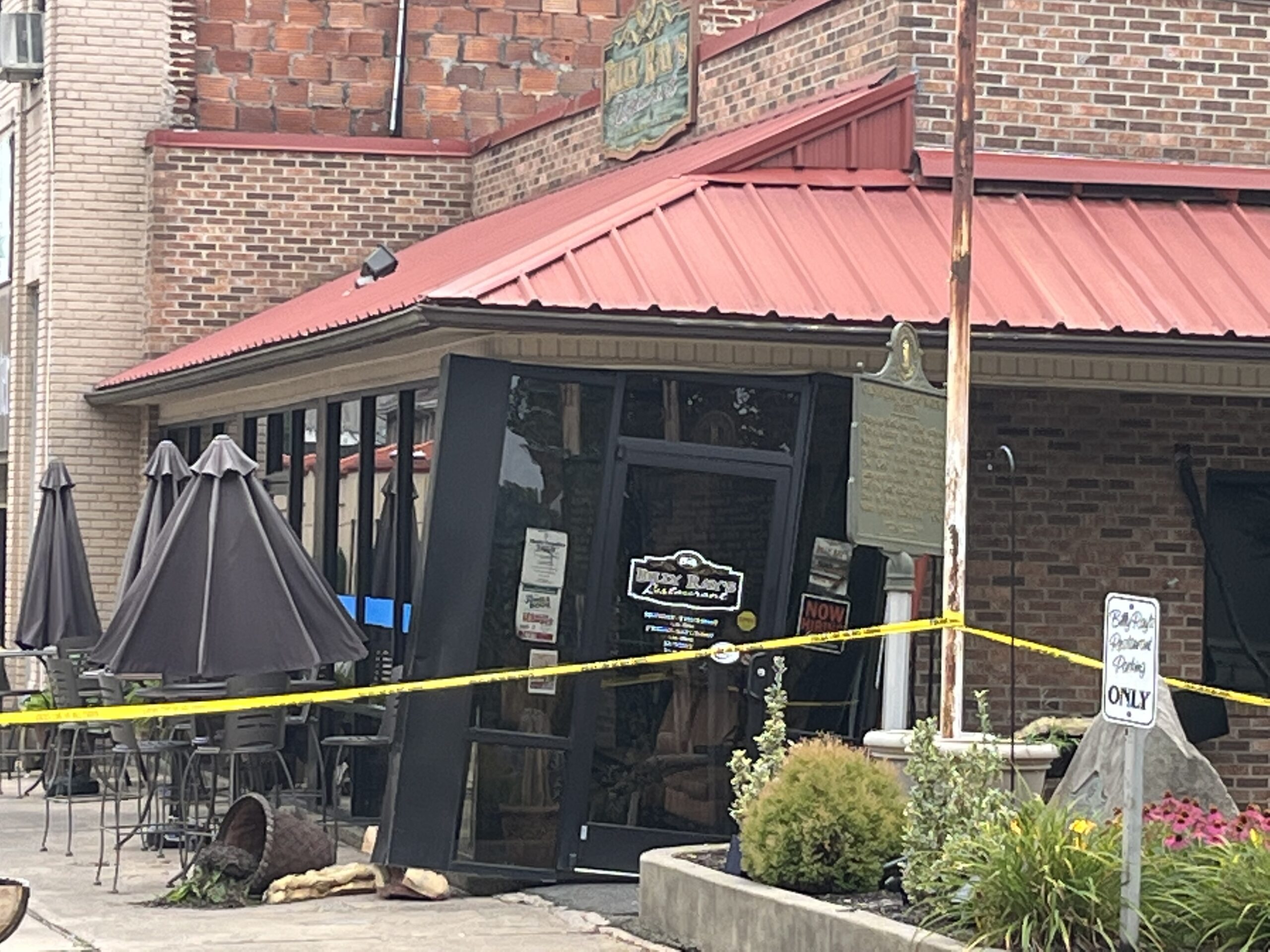 Billy Ray’s closes temporarily after vehicle hits restaurant