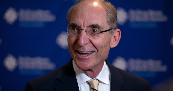 University of Kentucky president volunteers for pay cut