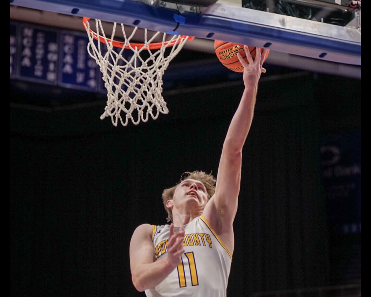 SWEET 16 TOURNAMENT: Lyon County’s Perry passes ‘King Kelly’ in win over Newport