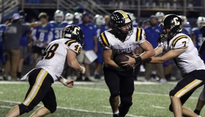 HIGH SCHOOL FOOTBALL: Golden Eagles advance to second round following home win