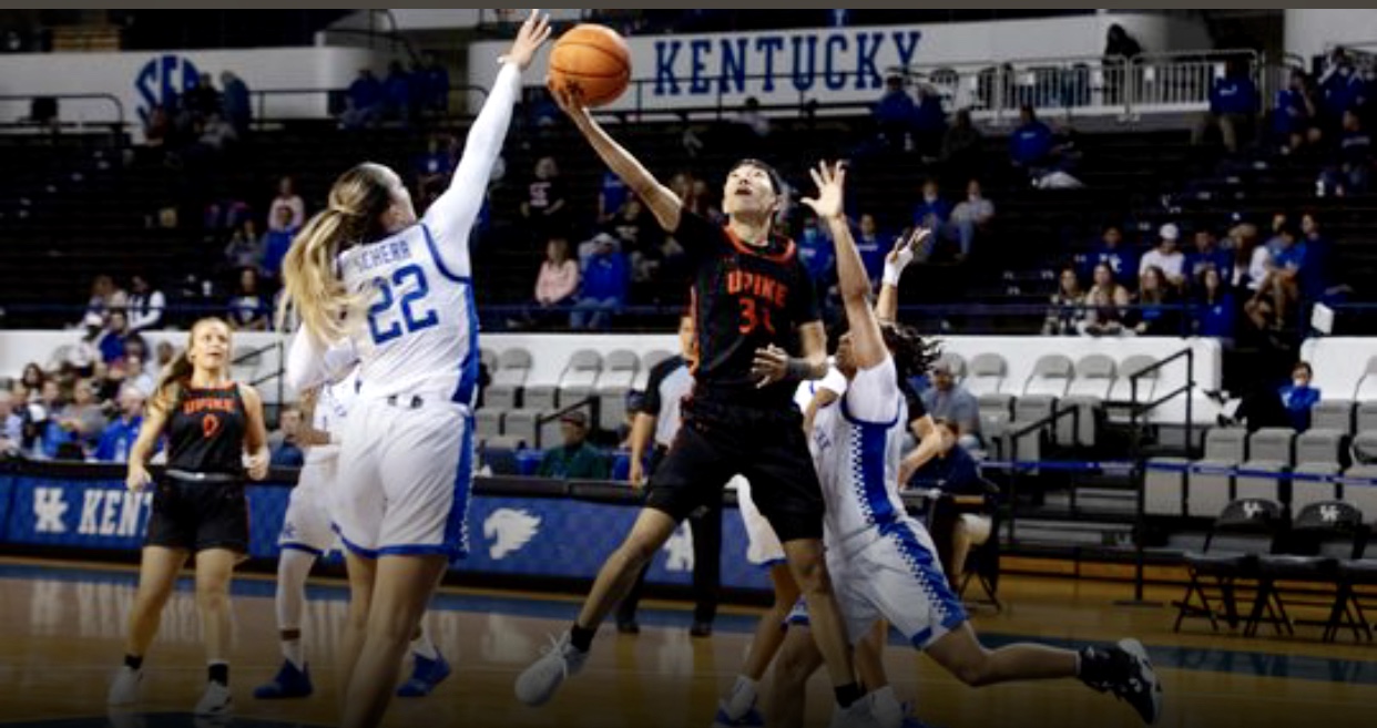 COLLEGE BASKETBALL: Bears rallies past Bethel University