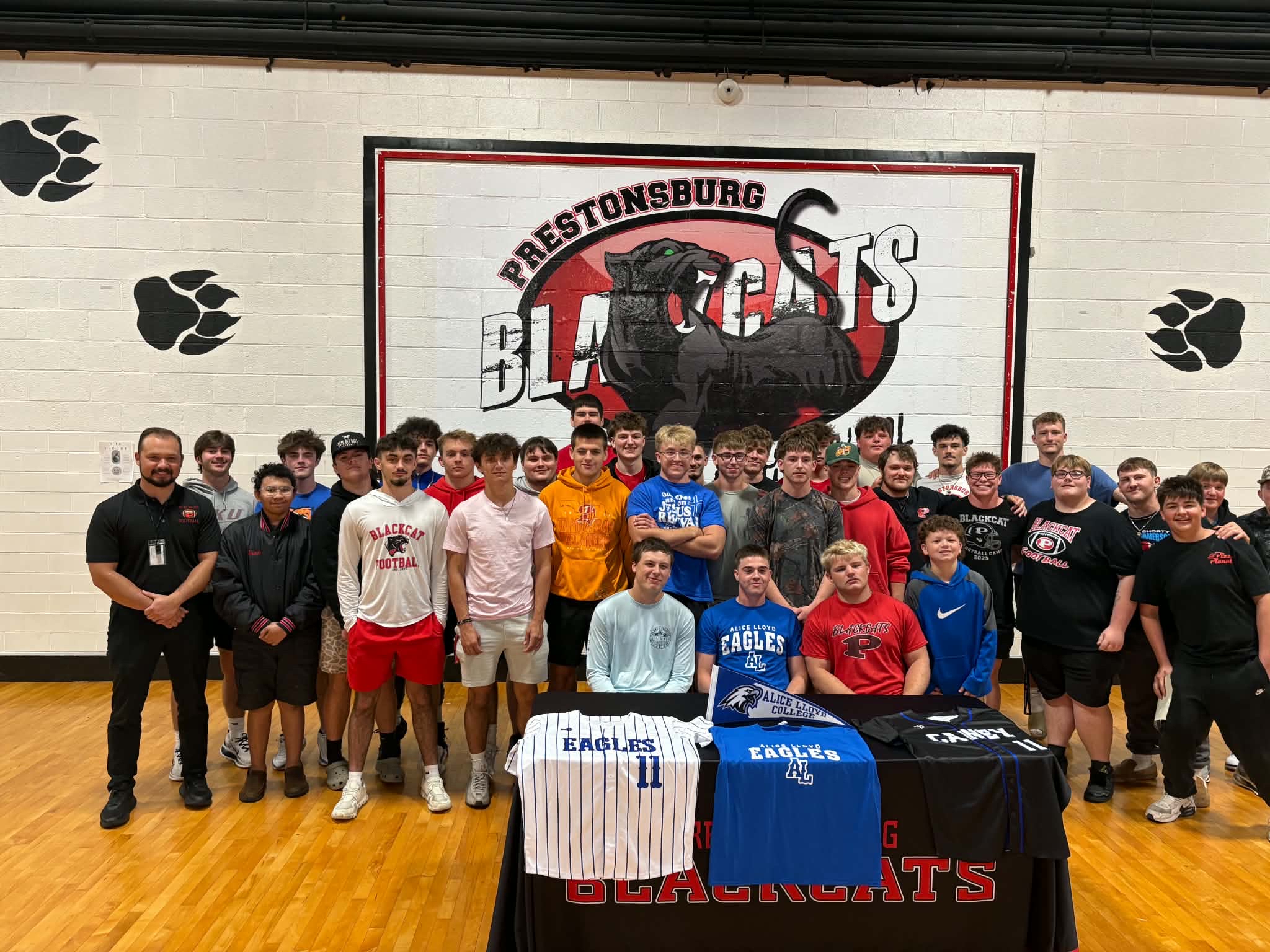 ALLEN SIGNS WITH ALICE LLOYD