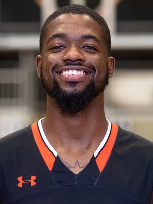 COLLEGE BASKETBALL: Bears knock off Blue Raiders in road matchup
