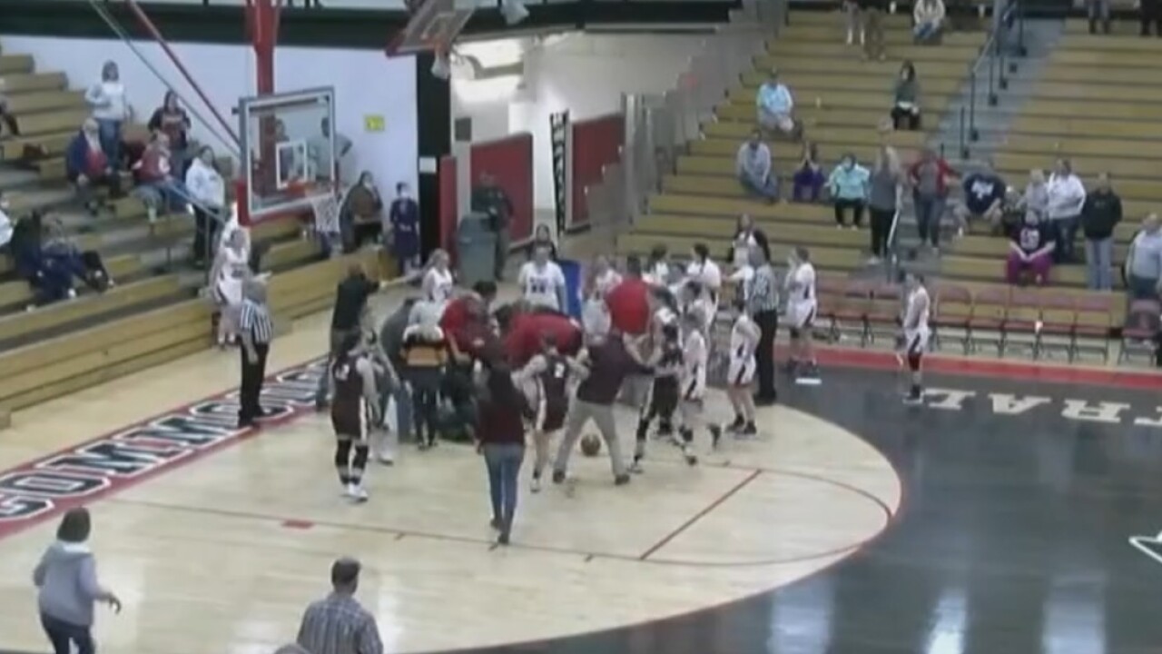 Owsley sheriff charged with assault after fight at girls’ basketball game