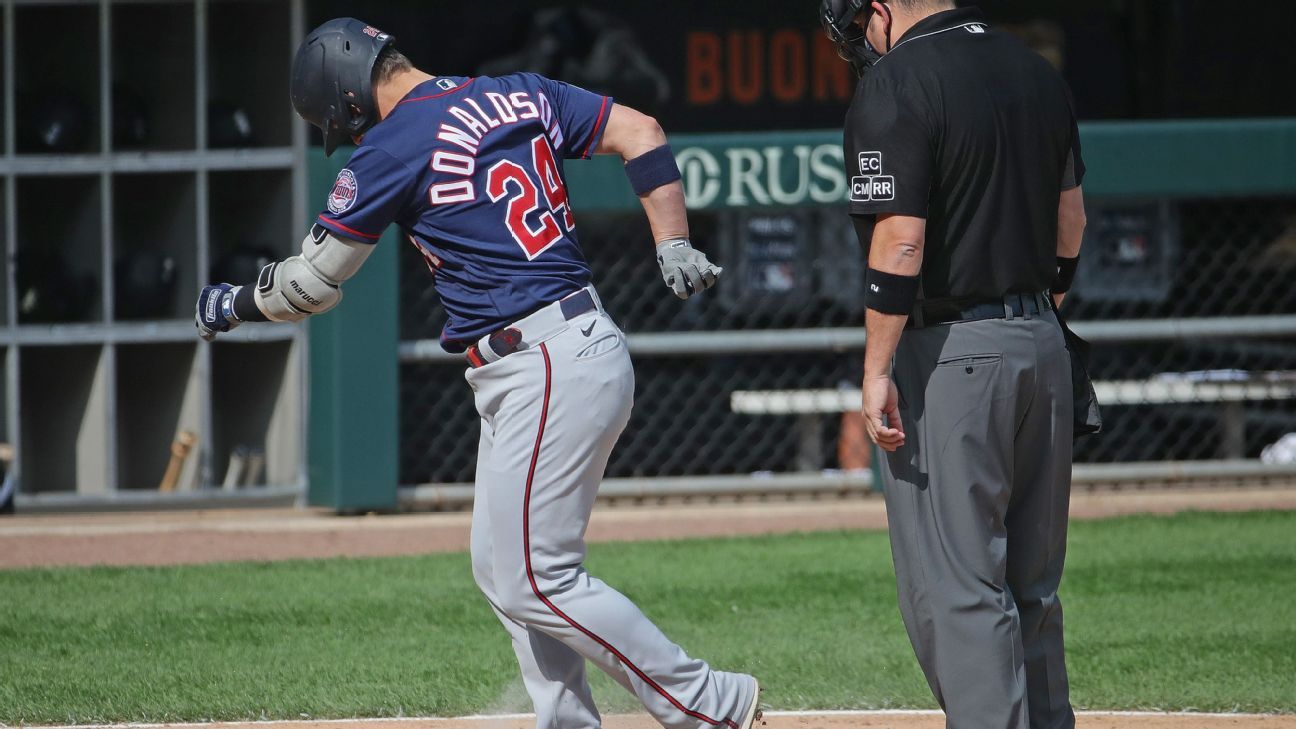 Twins' Donaldson ejected at plate after HR trot