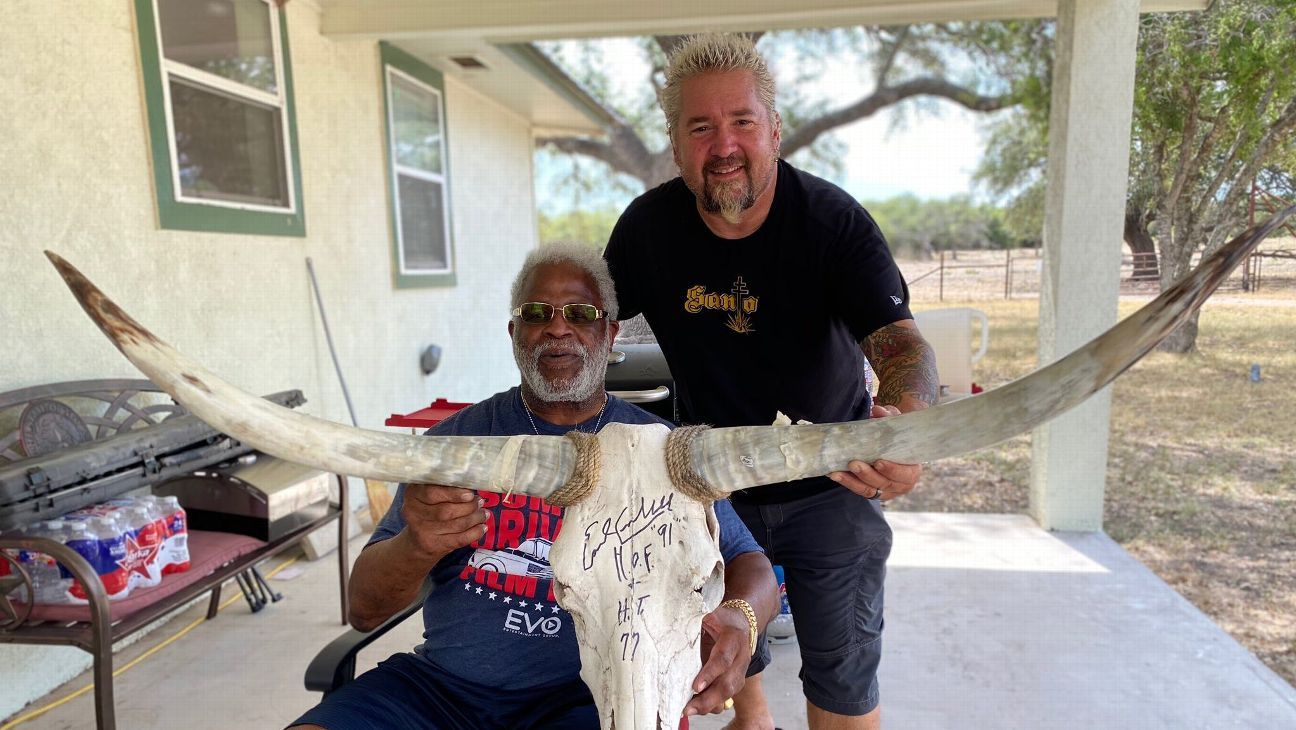From touchdown to Flavortown: Earl Campbell meets Guy Fieri and more Week 1 greatness