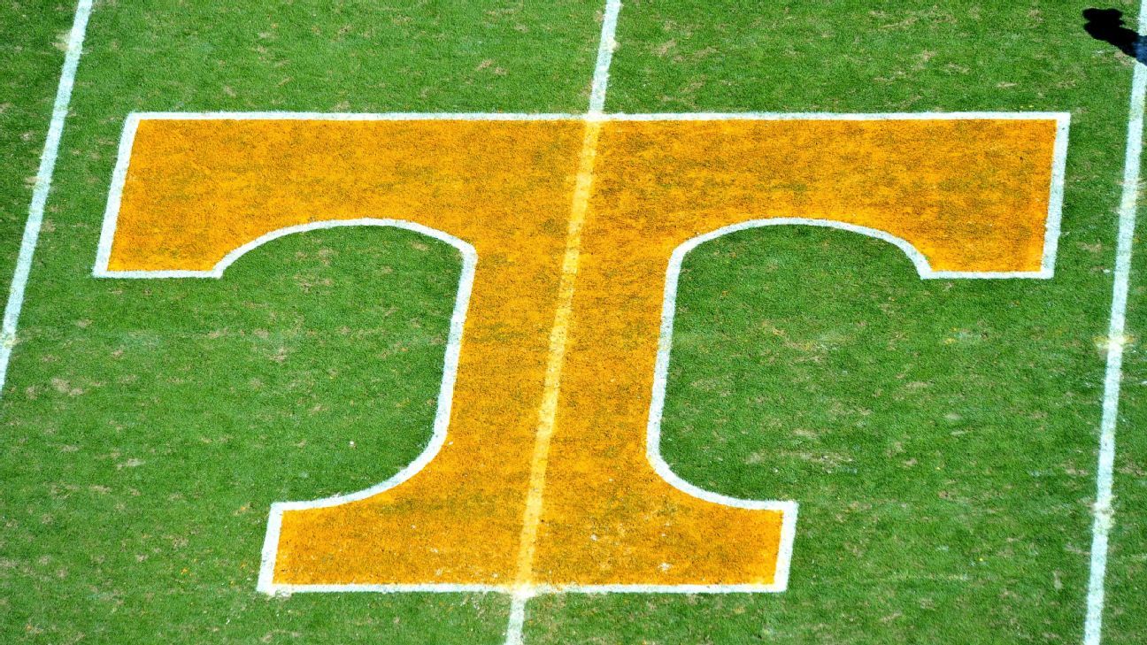 Vols' Pruitt scraps scrimmage with 44 players out
