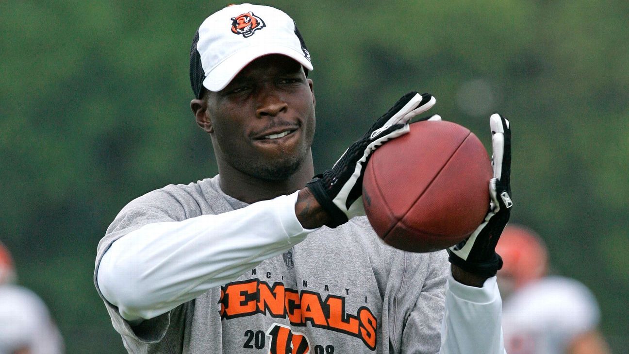 Chad Johnson tips $1K at reopened Fla. eatery