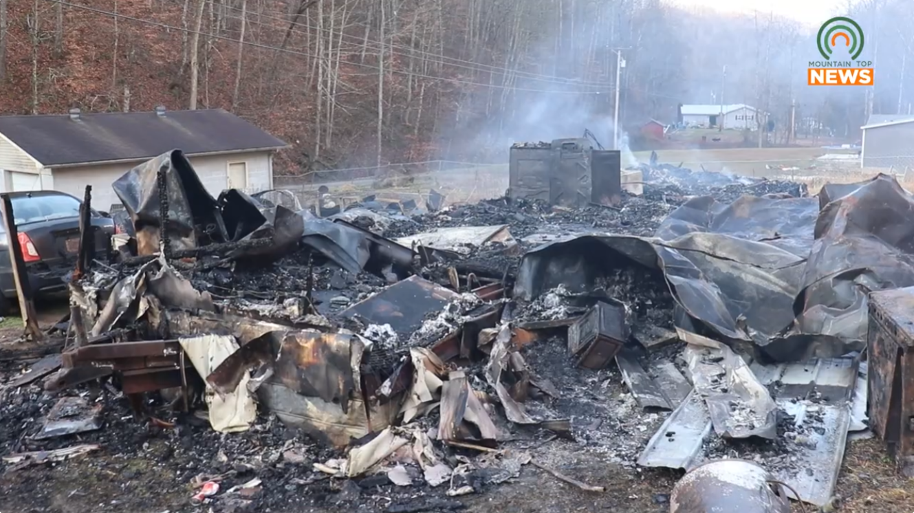 Deadly house fire in Floyd County