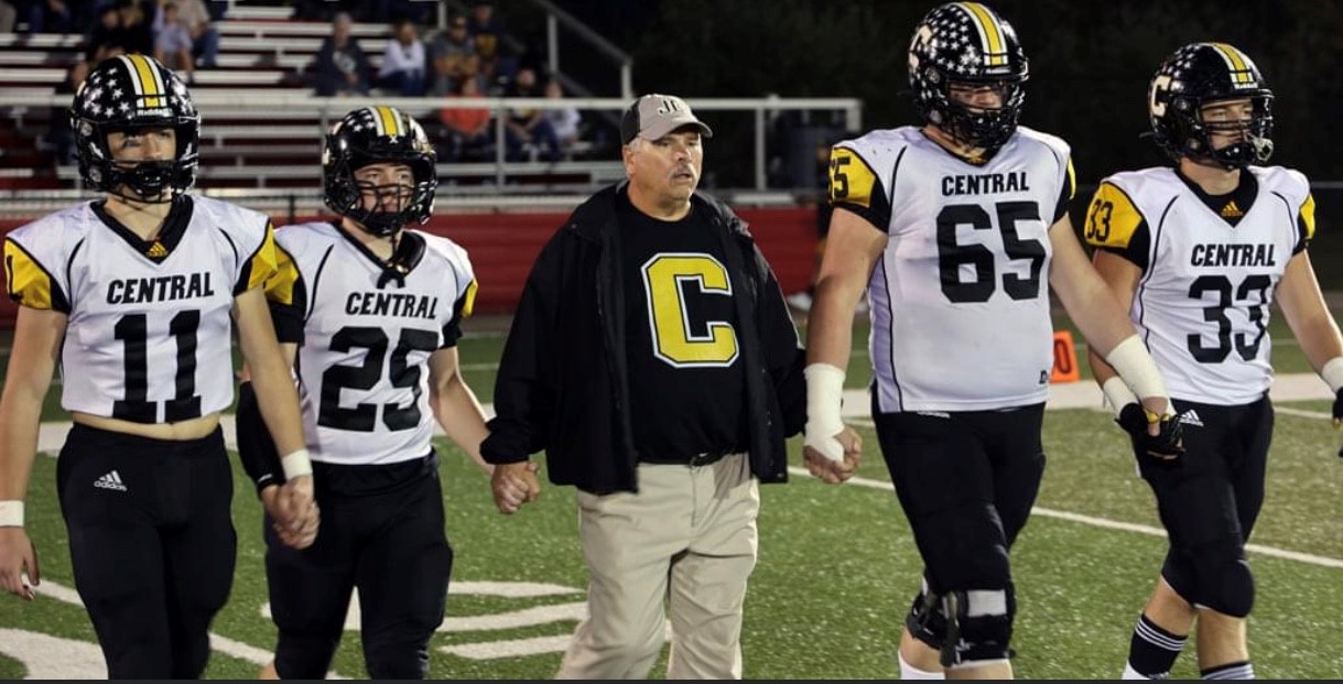 HIGH SCHOOL FOOTBALL: Golden Eagles dominate in district win over Black Bears