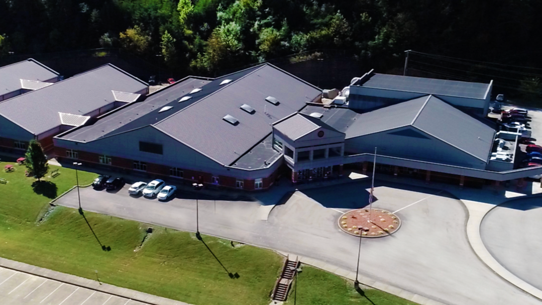 Two Floyd students charged with threatening schools