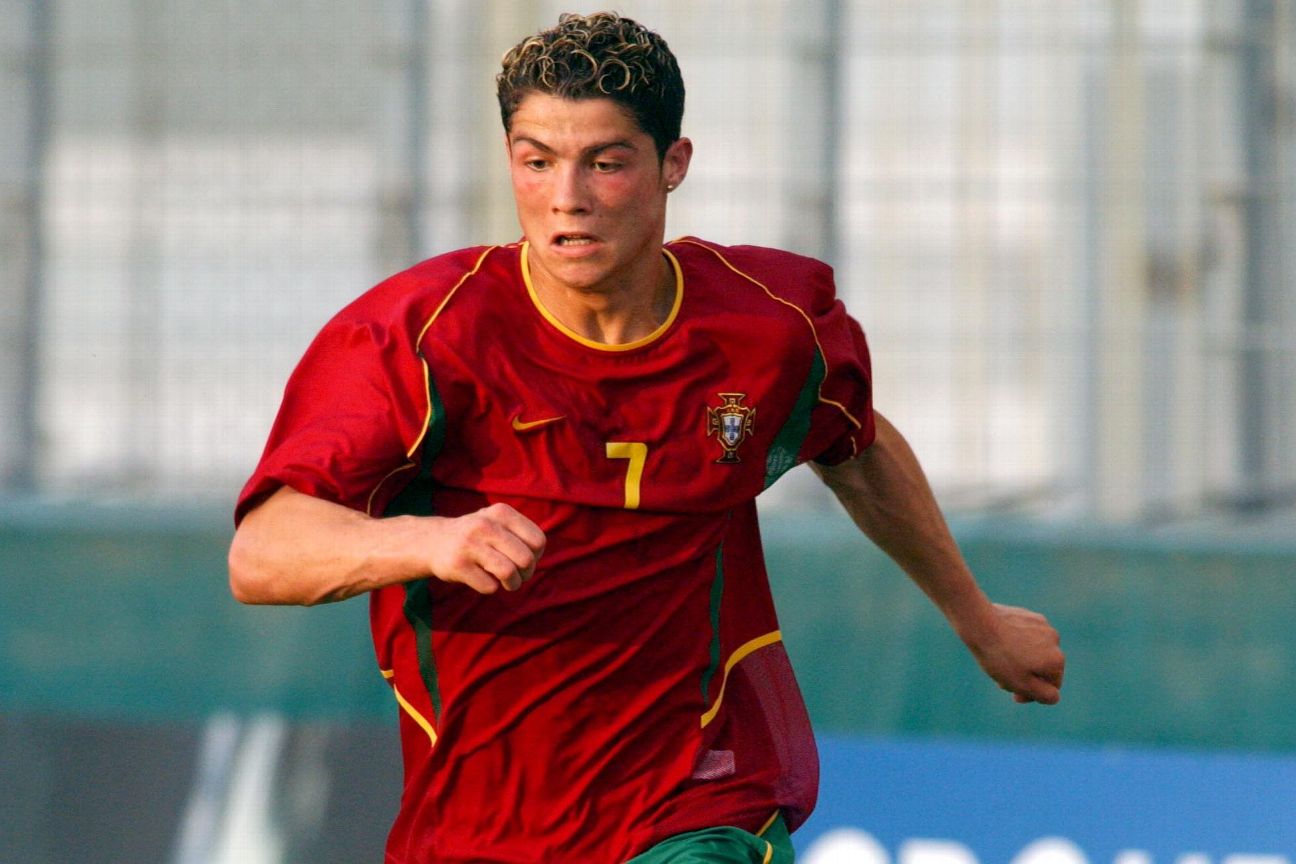 Topknot, braids and highlights: The many phases of Ronaldo's hair
