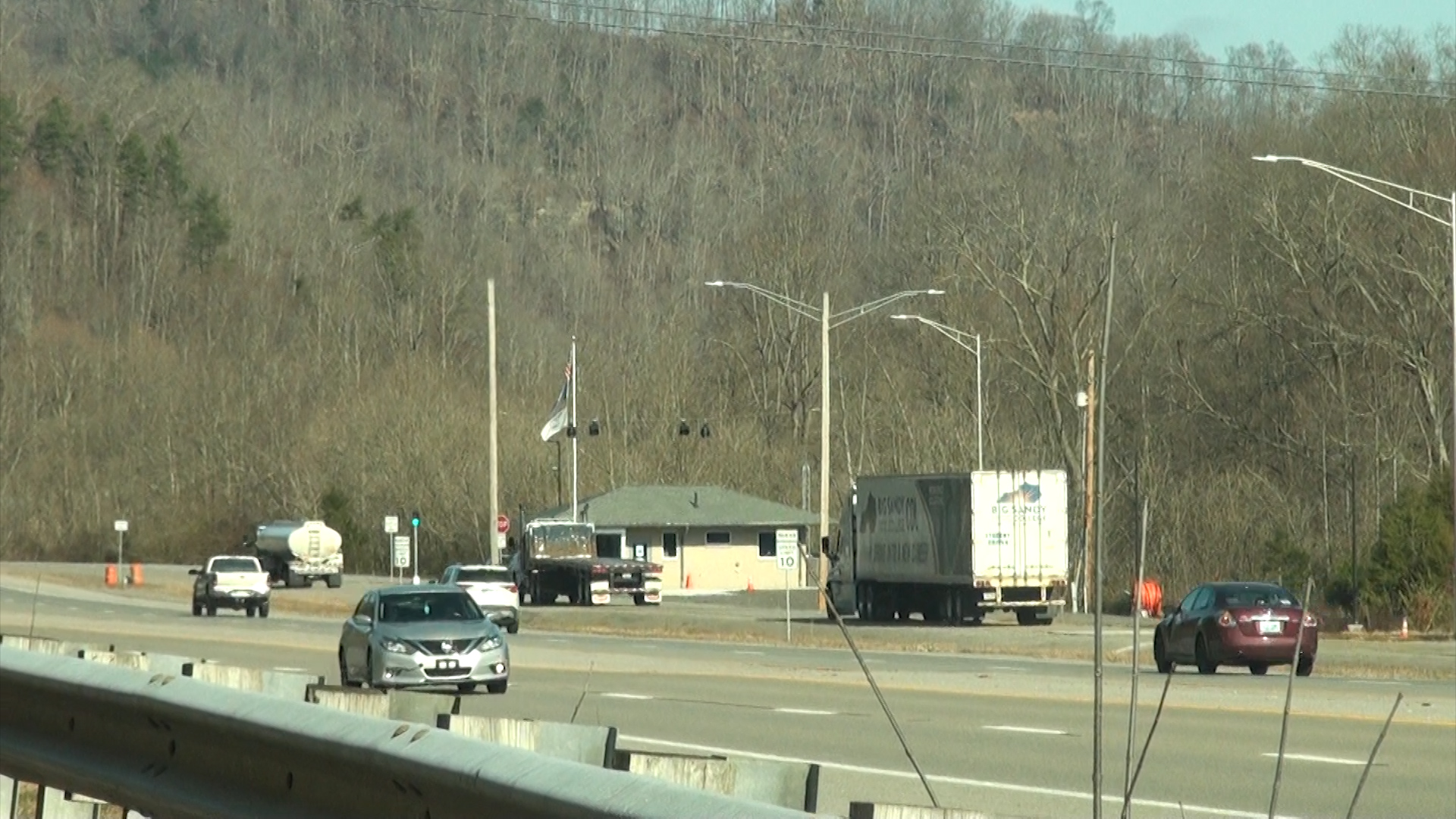 Kentucky gets grant to enforce heavy truck tax