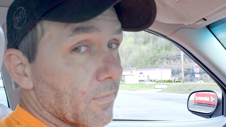 Mingo sheriff searching for man accused of robbery, wanton endangerment