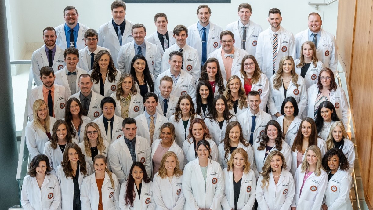 New optometry students take part in White Coat Ceremony